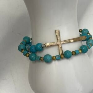 Set of two beaded stretch bracelet turquoise bleu with gold tone cross and beads